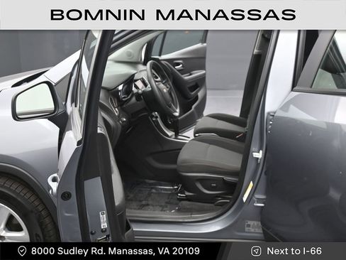 Used 2020 Chevrolet Trax LS image 13