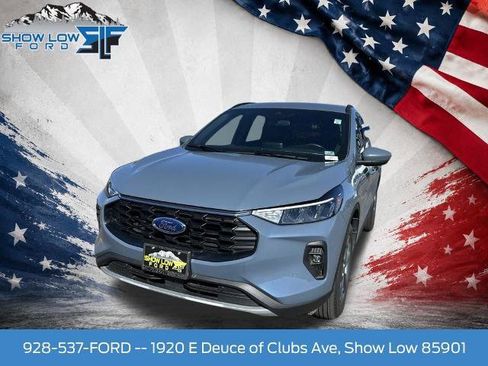 Certified 2025 Ford Escape ST-Line Select AWD/4WD image 3