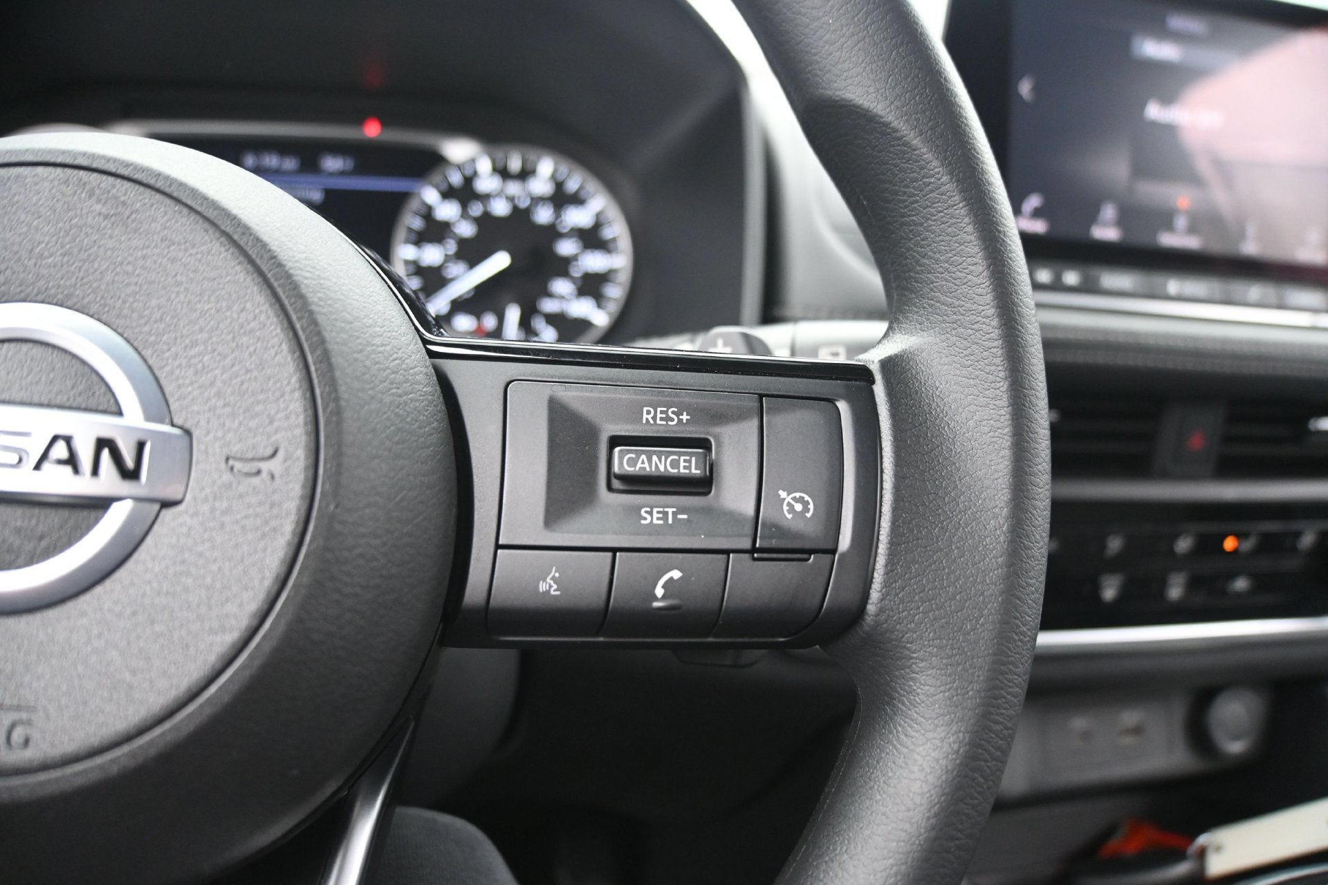 Used 2021 Nissan Rogue S AWD/4WD image 22