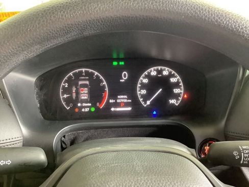 Used 2023 Honda HR-V LX image 9