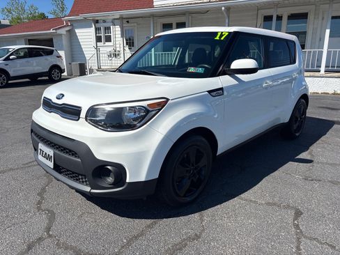 Used 2017 Kia Soul FWD image 3