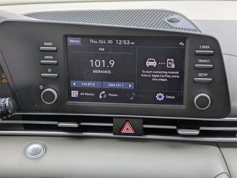 Used 2023 Hyundai Elantra SEL image 15