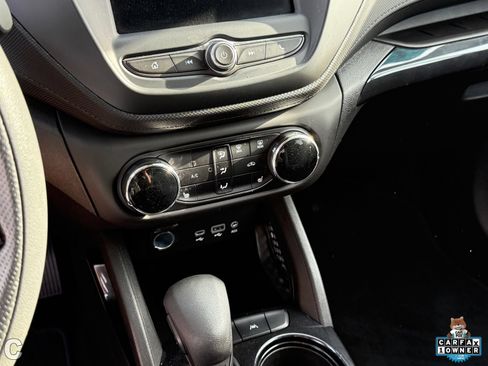 Used 2023 Chevrolet TrailBlazer LT FWD image 19