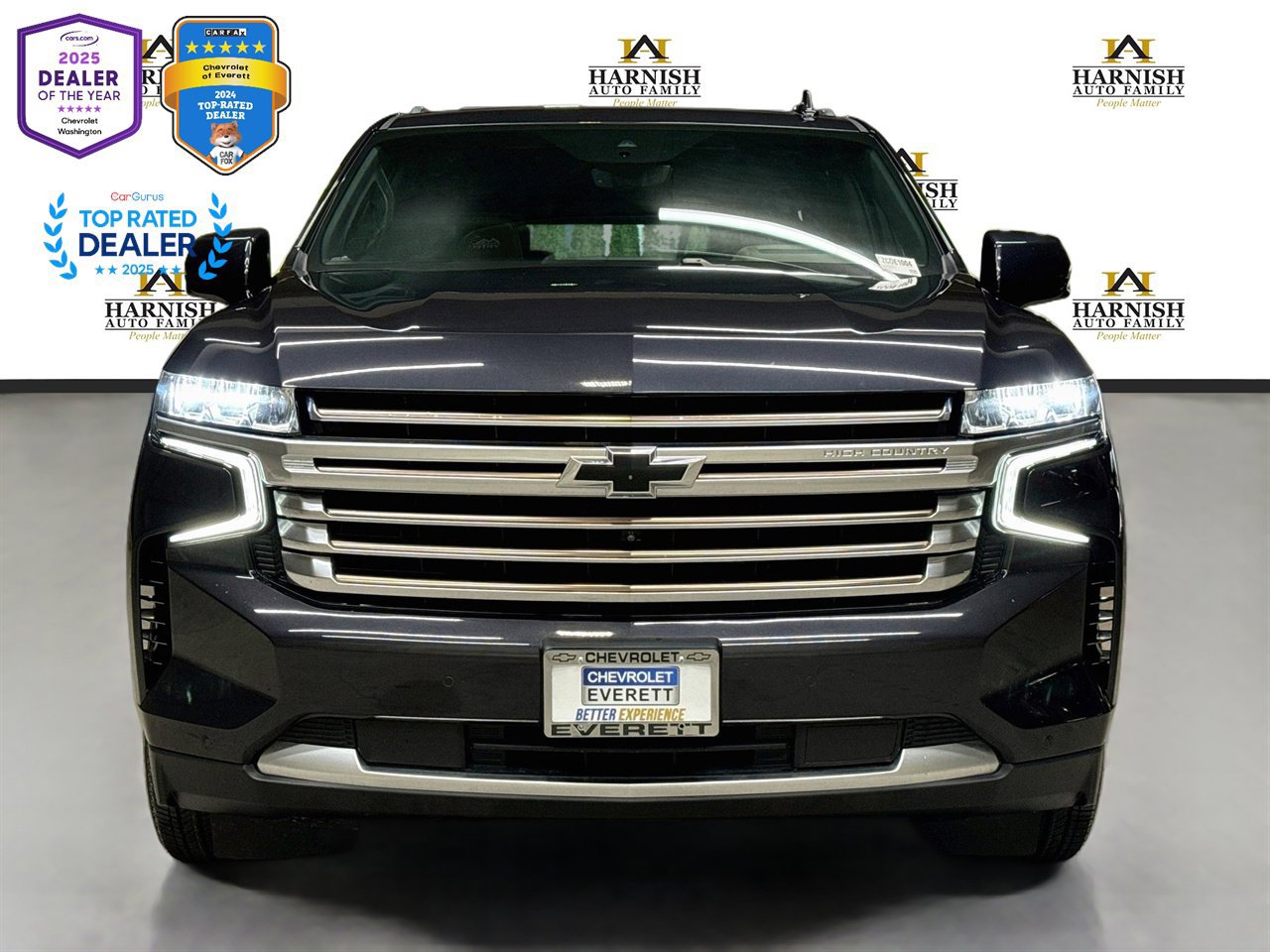 Used 2024 Chevrolet Suburban High Country w/ Advanced Technology Package AWD/4WD image 2