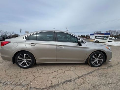 Used 2017 Subaru Legacy 2.5i Limited image 8