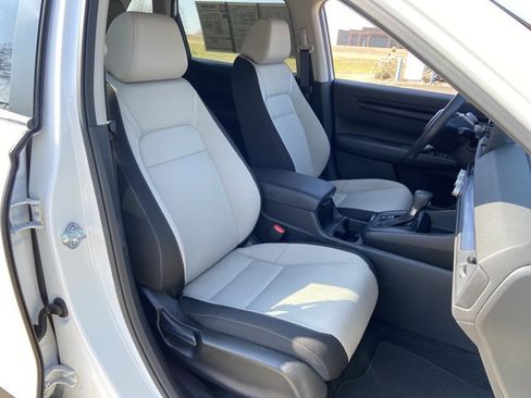 Used 2023 Honda CR-V EX image 19