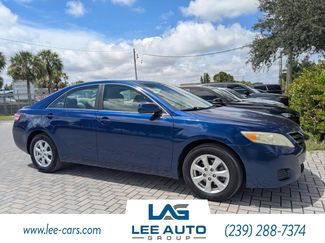 Used 2011 Toyota Camry LE image 1