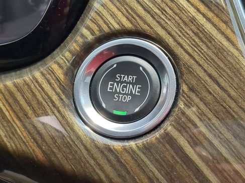Used 2022 Cadillac XT6 Premium Luxury w/ Platinum Package AWD/4WD image 17