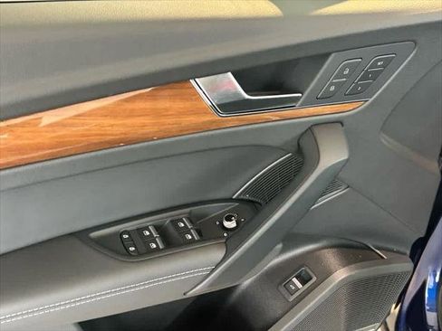 Certified 2025 Audi Q5 2.0T Premium Plus image 11