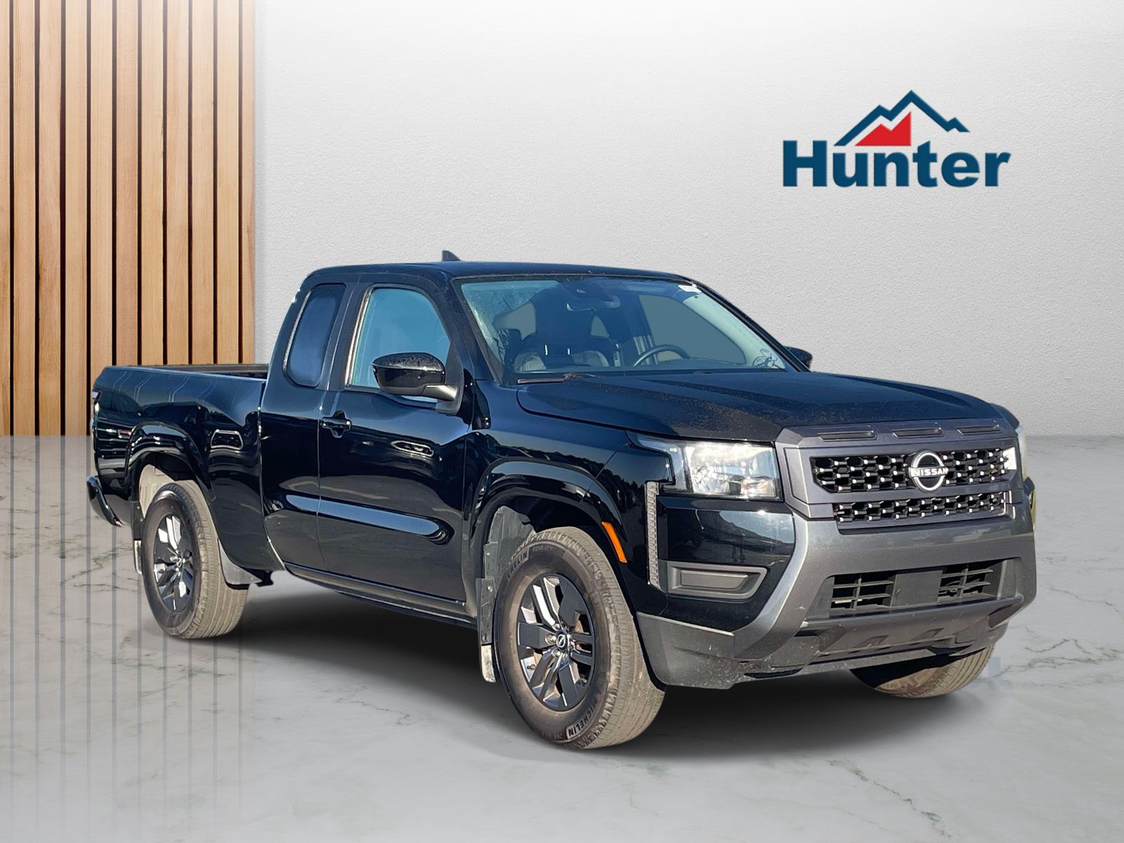 Used 2025 Nissan Frontier SV RWD image 1