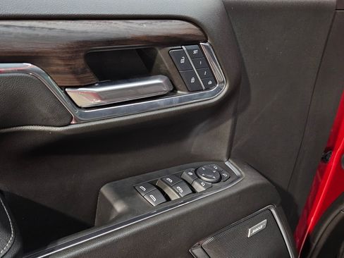 Used 2024 GMC Sierra 1500 SLT w/ SLT Convenience Package image 21