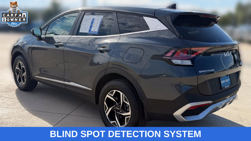 Used 2023 Kia Sportage LX AWD/4WD image 3