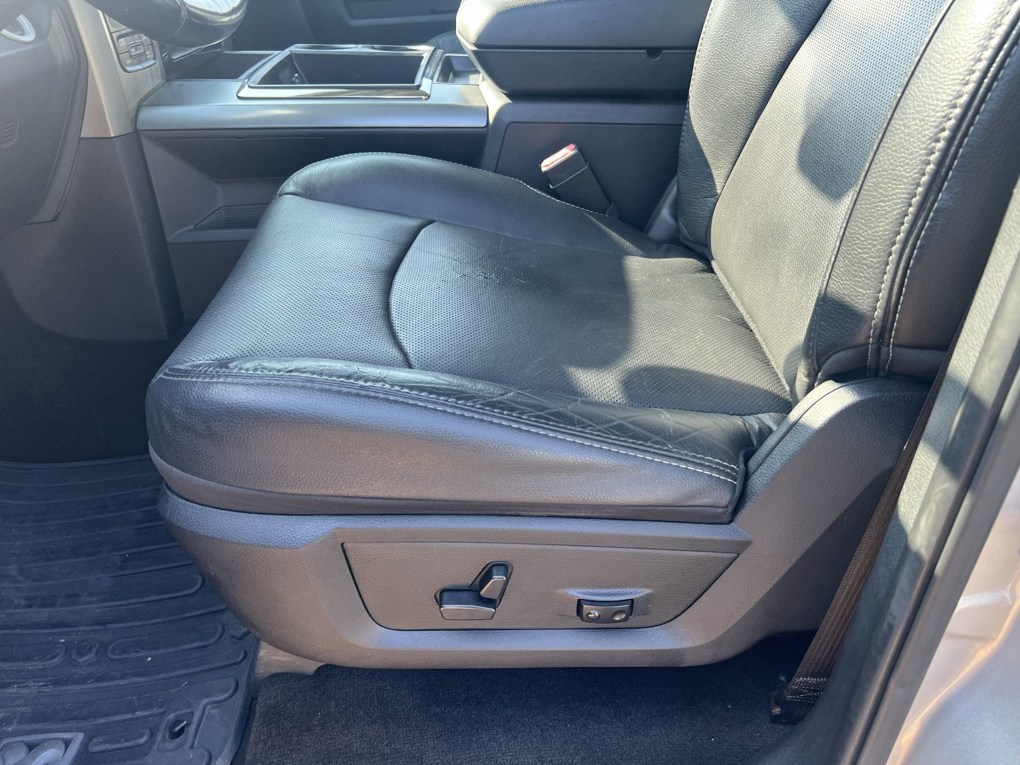 Used 2015 RAM 1500 Sport w/ Remote Start & Security Group AWD/4WD image 17