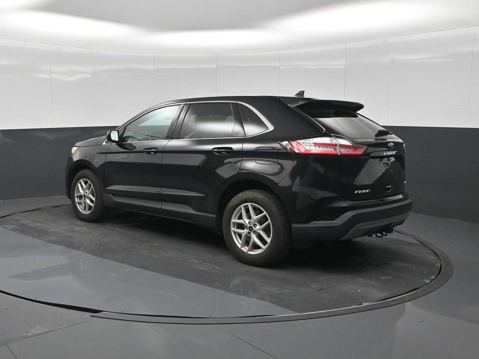 Certified 2024 Ford Edge SEL w/ Convenience Package AWD/4WD image 6
