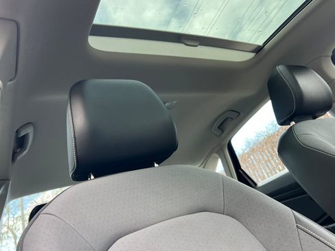 Certified 2025 Volkswagen Jetta SE image 16