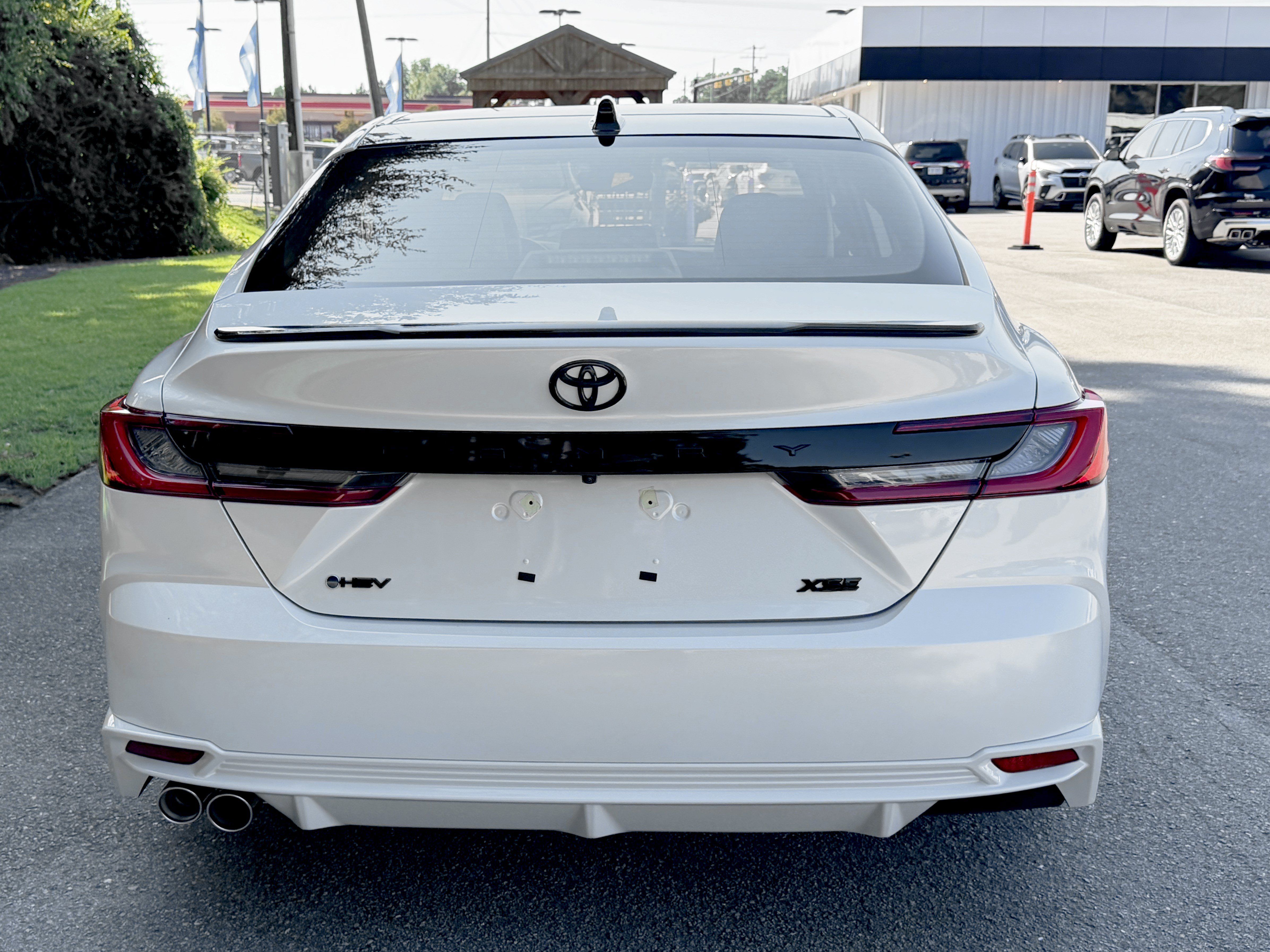 Used 2025 Toyota Camry XSE FWD image 9
