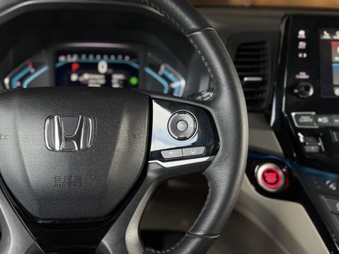 Used 2023 Honda Odyssey Touring image 25