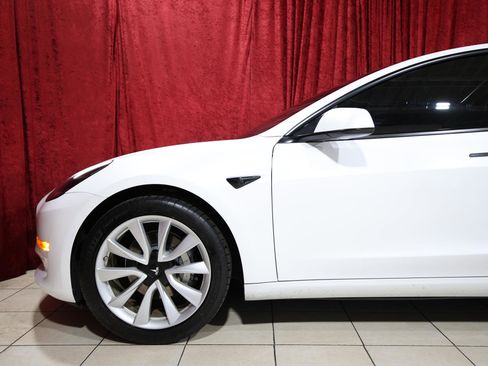 Used 2021 Tesla Model 3 Standard Range Plus image 5