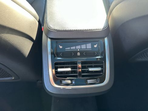 Used 2023 Volvo XC90 B5 Core w/ Climate Package AWD/4WD image 24