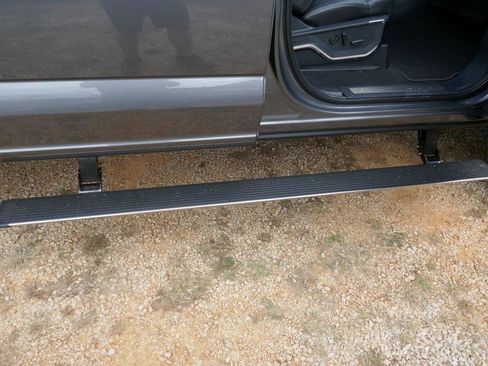 New 2026 Ford F350 Platinum w/ FX4 Off-Road Package image 9