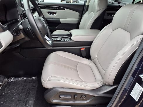 Used 2025 Honda Pilot Touring image 23