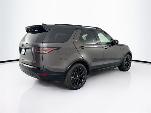 New 2026 Land Rover Discovery Dynamic SE image 5