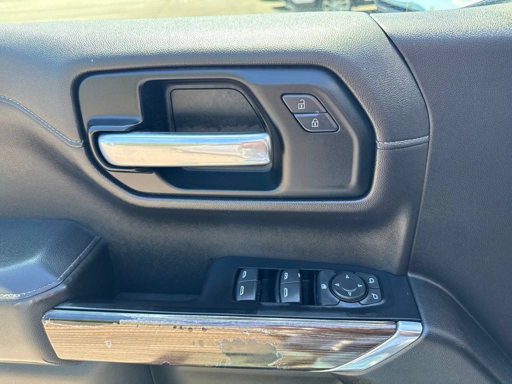 Used 2019 Chevrolet Silverado 1500 LT w/ Convenience Package AWD/4WD image 28