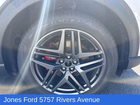 Certified 2025 Ford Explorer ST image 3