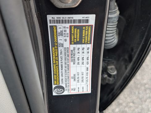 Used 2025 Volkswagen Jetta SE w/ Sunroof Package FWD image 37
