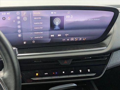 Used 2024 Buick Envision Preferred image 13