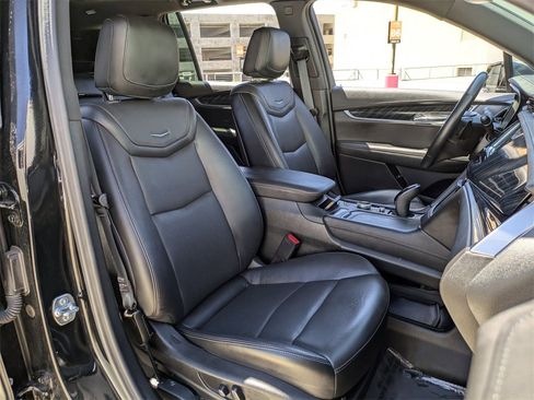 Used 2024 Cadillac XT6 Premium Luxury image 27