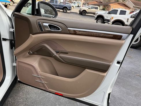 Used 2013 Porsche Cayenne Turbo w/ Premium Pkg Plus image 70