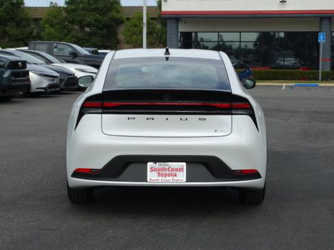 New 2026 Toyota Prius LE image 6