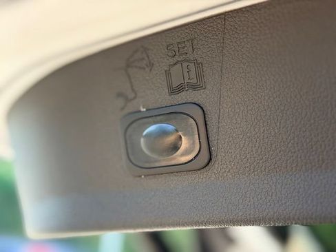 Used 2013 Ford Escape SE FWD image 23