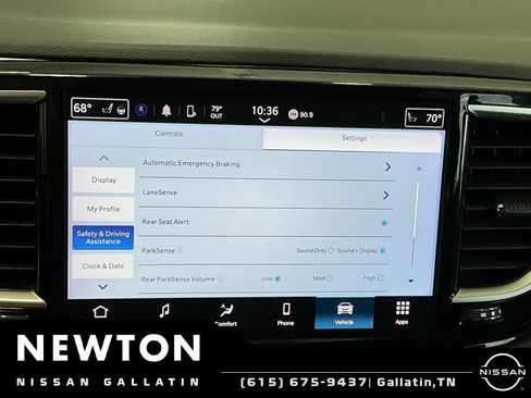 Used 2023 Chrysler Pacifica Touring-L FWD image 27