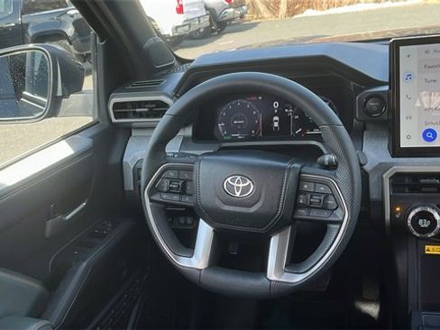 Used 2024 Toyota Tacoma Trailhunter image 21