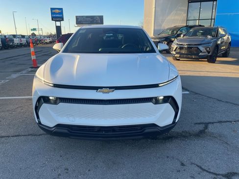 New 2026 Chevrolet Equinox EV LT image 7