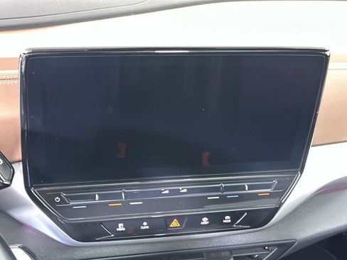 Used 2021 Volkswagen ID.4 Pro S w/ Gradient Package image 14