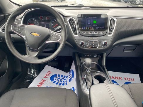 Used 2025 Chevrolet Malibu LT image 9