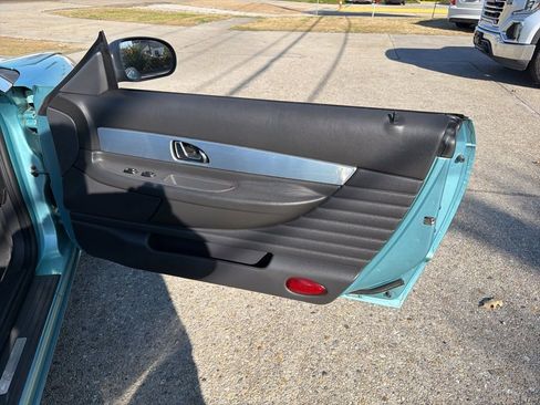 Used 2002 Ford Thunderbird image 13