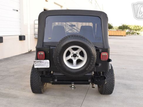 Used 1993 Jeep Wrangler 4WD image 11