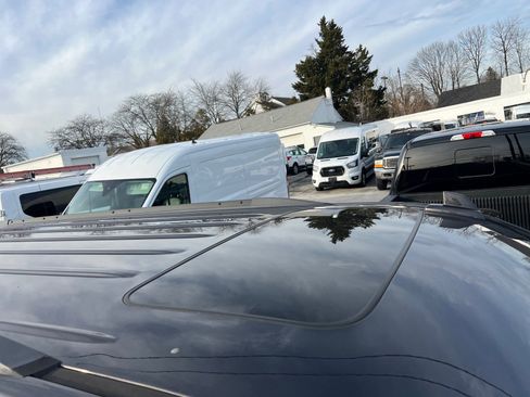 Used 2018 GMC Yukon XL SLT w/ Open Road Package image 2