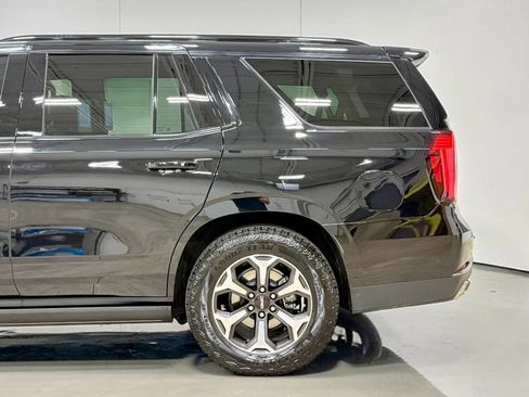 Used 2025 GMC Yukon AT4 Ultimate AWD/4WD image 12
