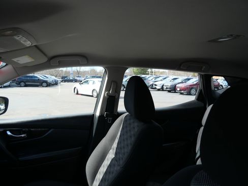 Used 2021 Nissan Rogue Sport SV image 10