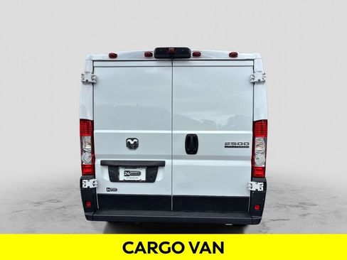 Used 2025 RAM ProMaster 2500 w/ Convenience Group FWD image 4