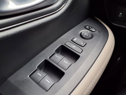 Used 2026 Honda HR-V LX image 9