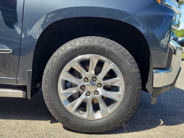 Certified 2021 Chevrolet Silverado 1500 LTZ w/ Technology Package AWD/4WD image 6