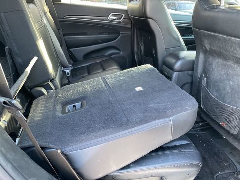 Used 2018 Jeep Grand Cherokee Limited image 33