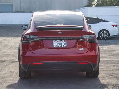 Used 2022 Tesla Model X Plaid image 8