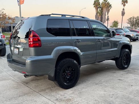 Used 2004 Lexus GX 470 Base 4WD 4dr SUV image 11